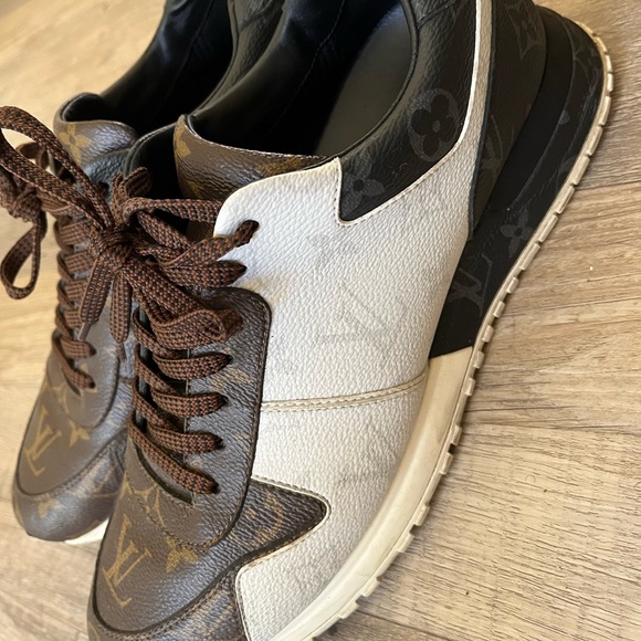 Men’s Louis Vuitton Run- Away Sneaker - Picture 2 of 7